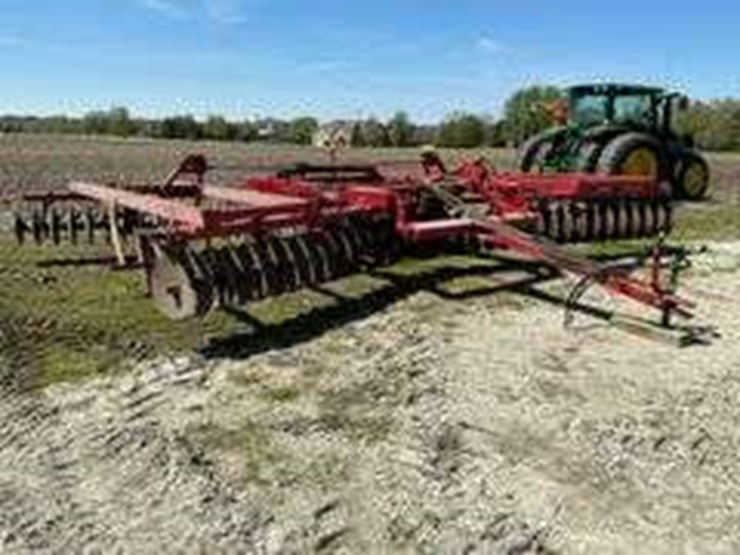 case-ih-3950-image-3