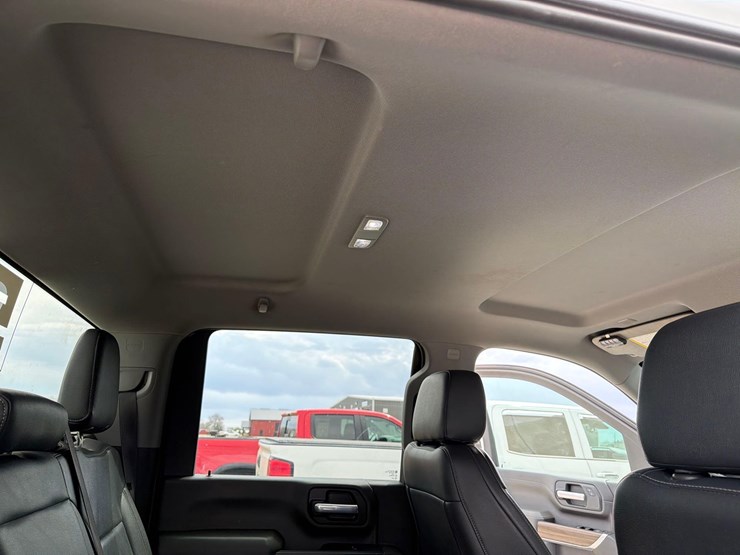 2021-chevrolet-2500hd-image-50