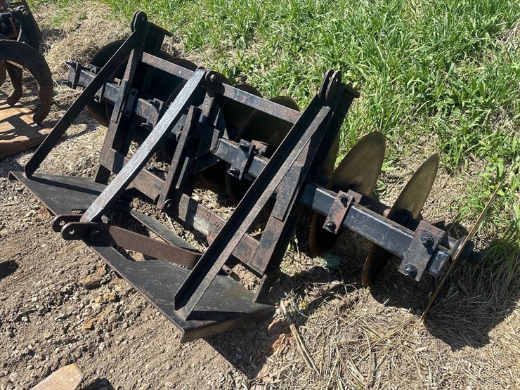 #3905-•-approx-82"-disc-skid-steer-attachment-image-2