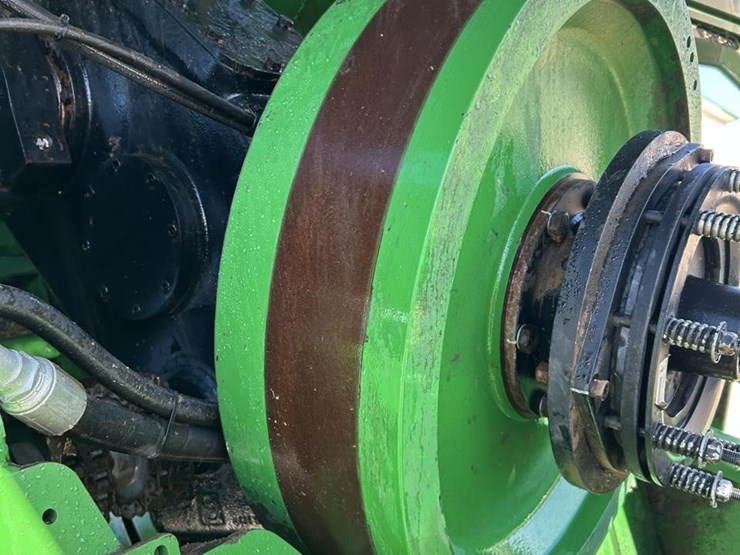 2016-john-deere-l340-image-96