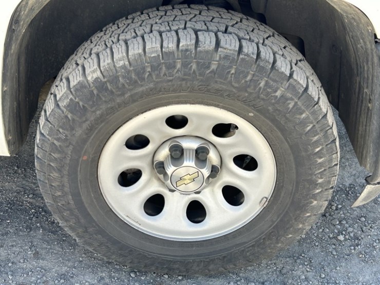 2013-chevrolet-silverado-1500-image-36