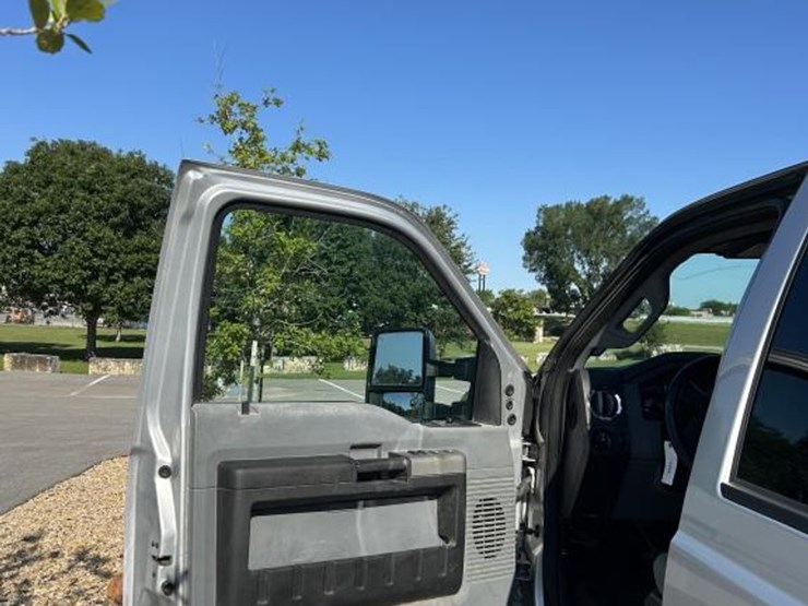 2015-ford-f250-xlt-image-12