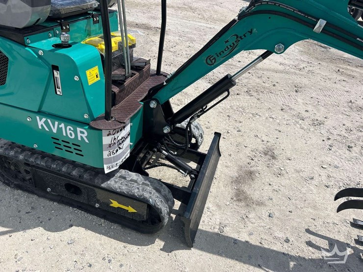2026-cfg-industrial-kv16r-mini-excavator-image-11