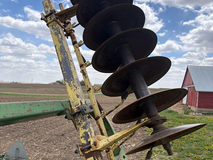 john-deere-230-image-9