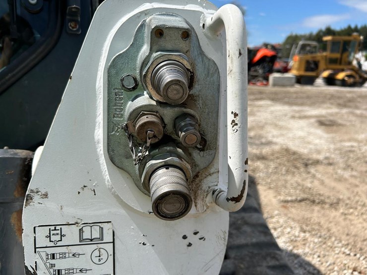 2022-bobcat-t870-image-11