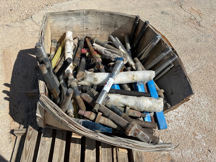 crate-of-assorted-gate-valve-stems-image-1