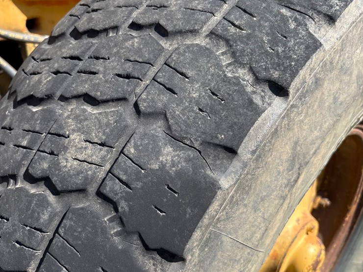 caterpillar-12f-image-45