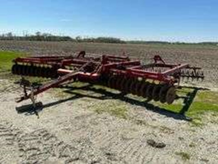 case-ih-3950-image-1