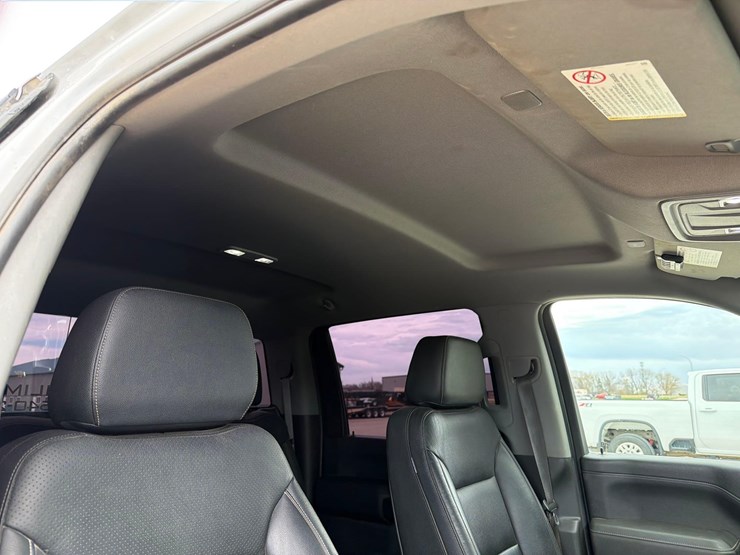 2021-chevrolet-2500hd-image-41