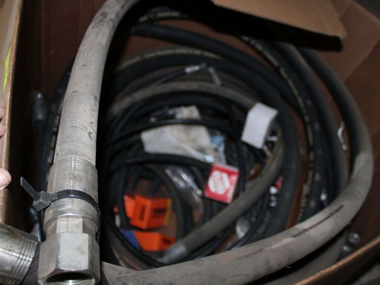 box-of-hydraulic-hoses-image-1