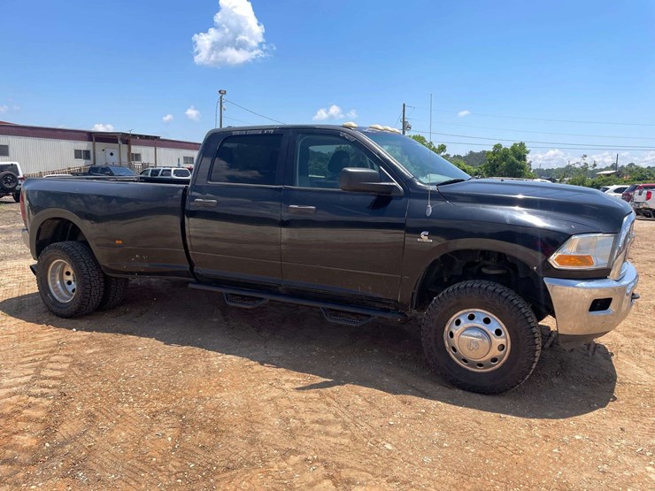 2012-dodge-ram-3500-image-4