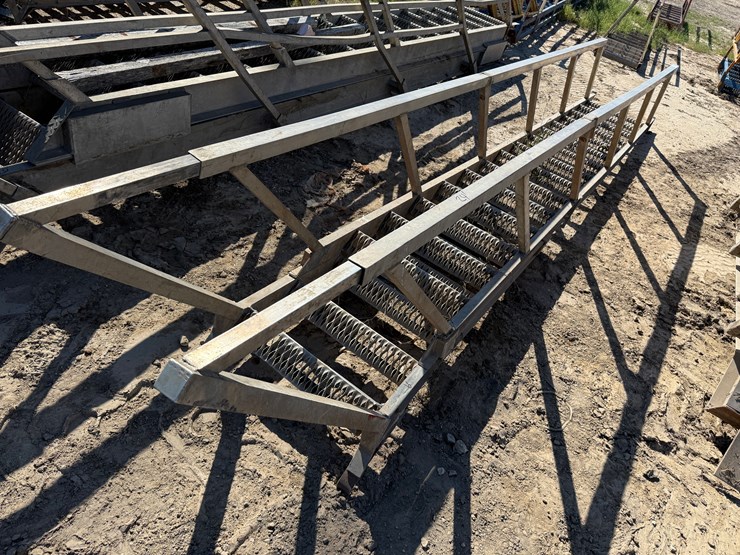 24’-extendable-aluminum-rig-ladder-image-3
