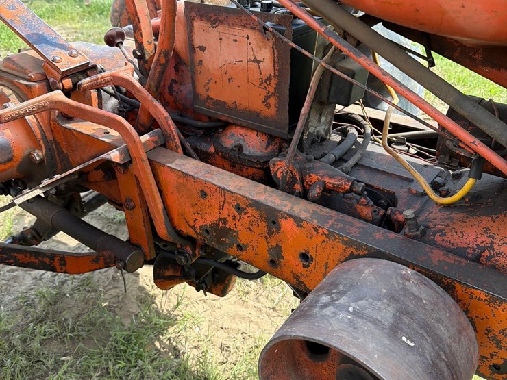 allis-chalmers-wd-tractor-image-17