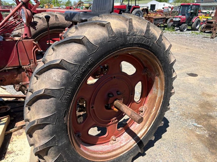 farmall-super-c-tractor-image-7
