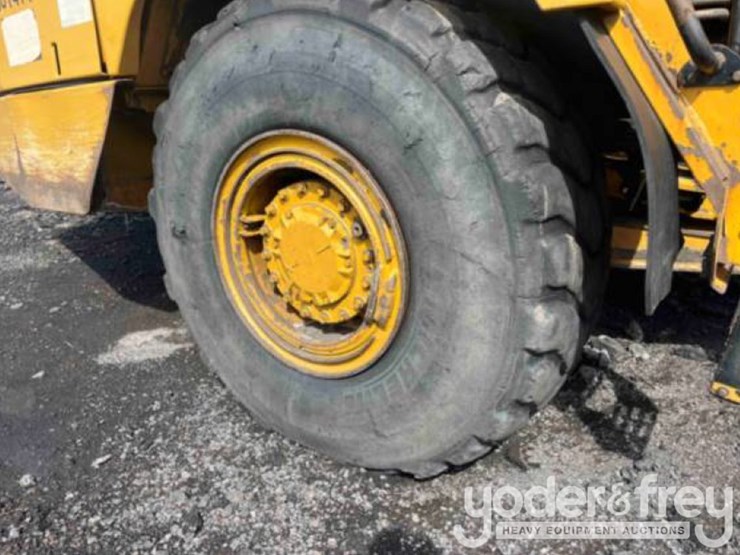 2021-caterpillar-730-image-6