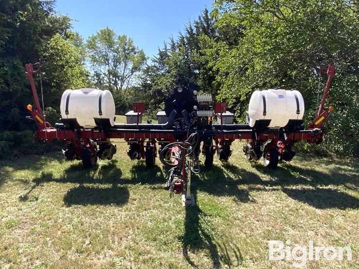 2014-case-ih-1225-image-2