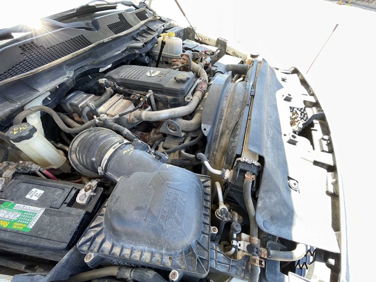 #6925-•-2013-ram-5500-heavy-duty-image-97