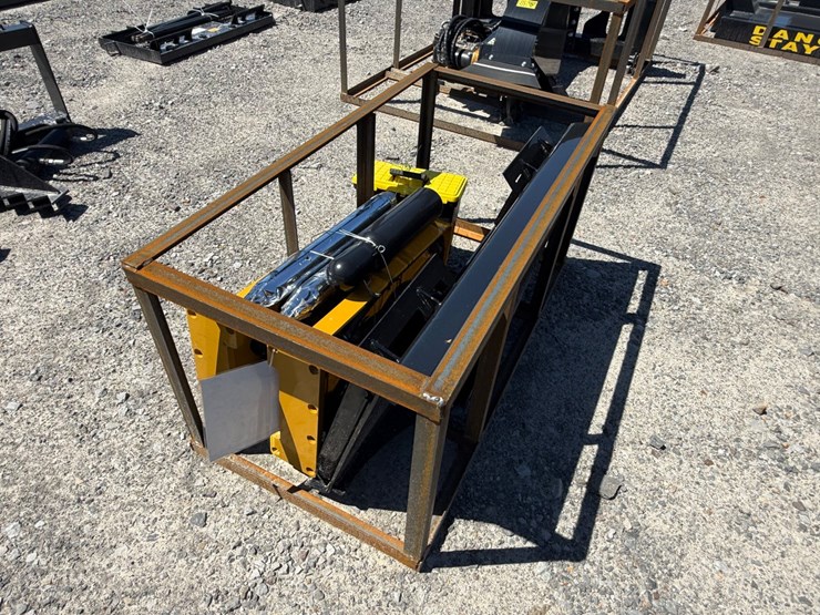 #45364-•-unused-agt-sshh680-skid-steer-breaker-sshh68026020503a-image-3