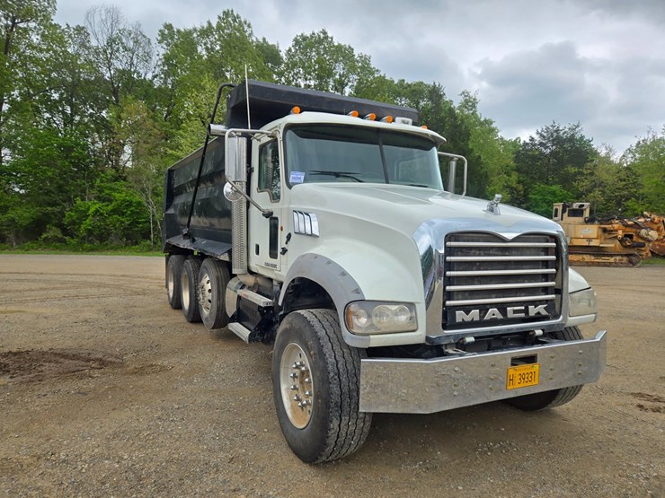 #24295-•-2011-mack-gu713-dump-truck-image-25