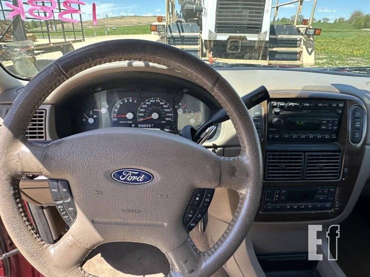 2004-ford-explorer-image-10