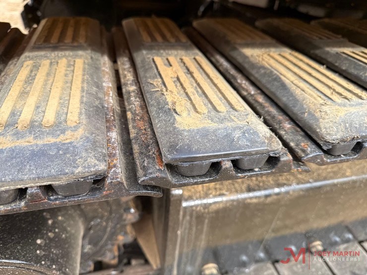 2021-caterpillar-305.5-image-5