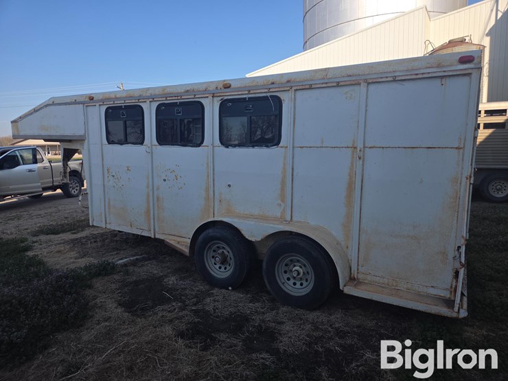 2025-assembled-t/a-livestock-trailer-image-8