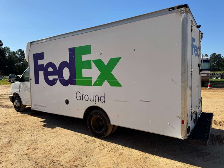 2014-chevrolet-express-3500-image-4