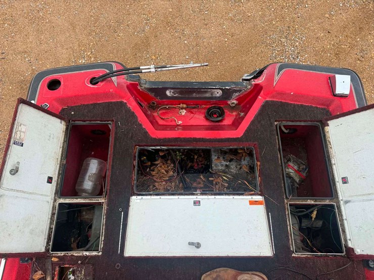 skeeter-sf175df-bass-boat-(no-motor)-image-13