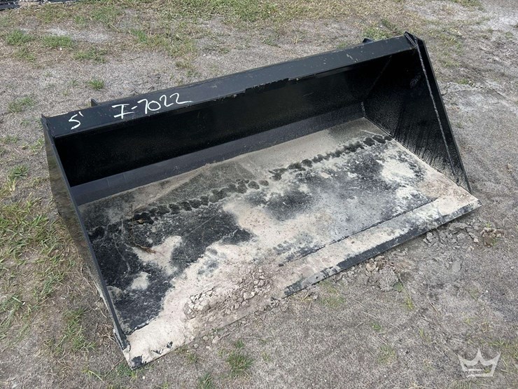 2025-swict-60in-bucket-skid-steer-attachment-image-1