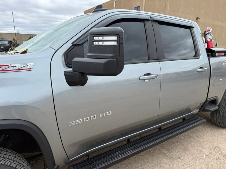 2024-chevrolet-3500-image-17