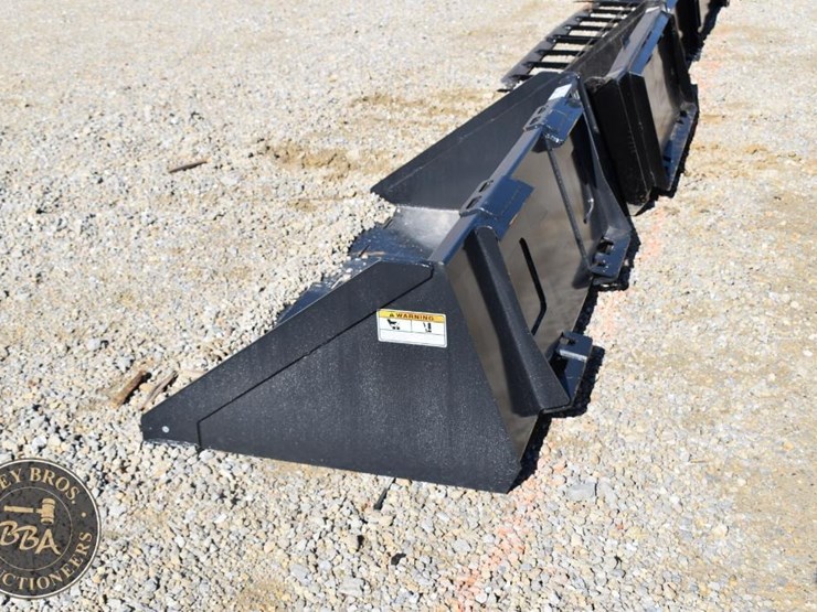light-material-wolverine-bucket-attachment-42037-image-3