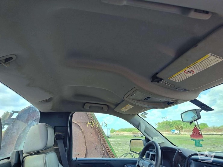 2017-chevrolet-silverado-2500hd-image-31