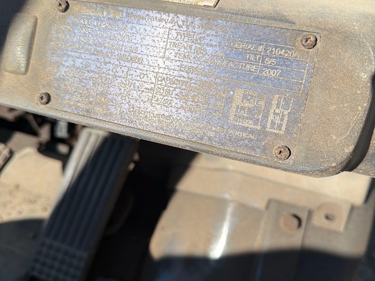2007-komatsu-fg25st-propane-forklift-image-24