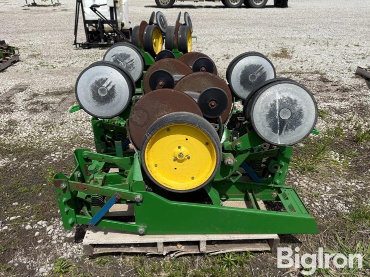 john-deere-7-image-8