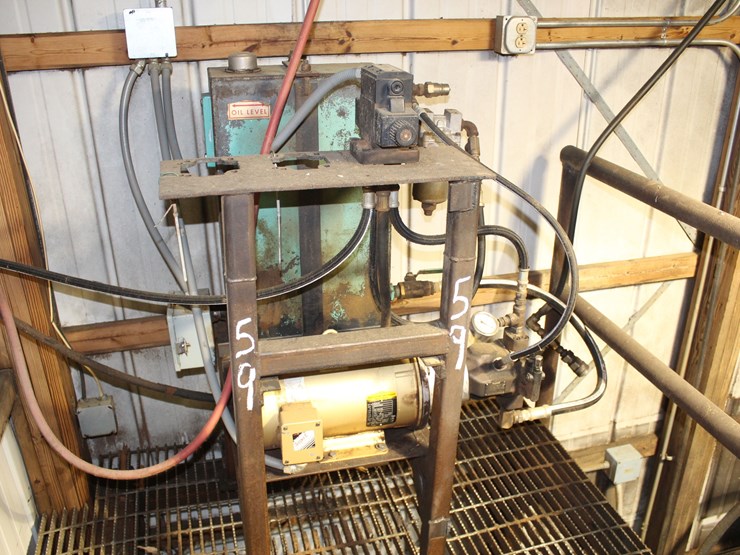 5hp-hydraulic-power-pack-runs-barn-sweep-image-2