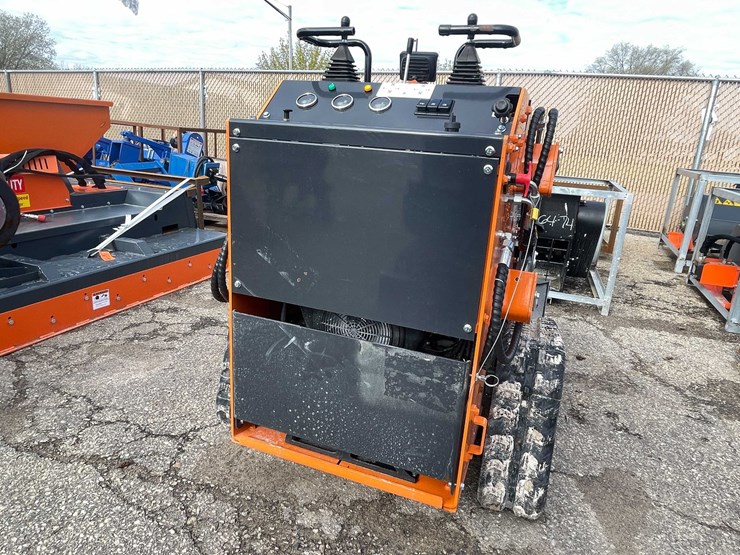 #9047-•-unused-landhonor-mini-skid-steer-(o12)-image-4