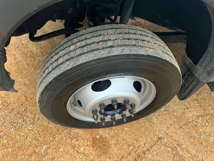 2017-ford-f550-sd-image-30