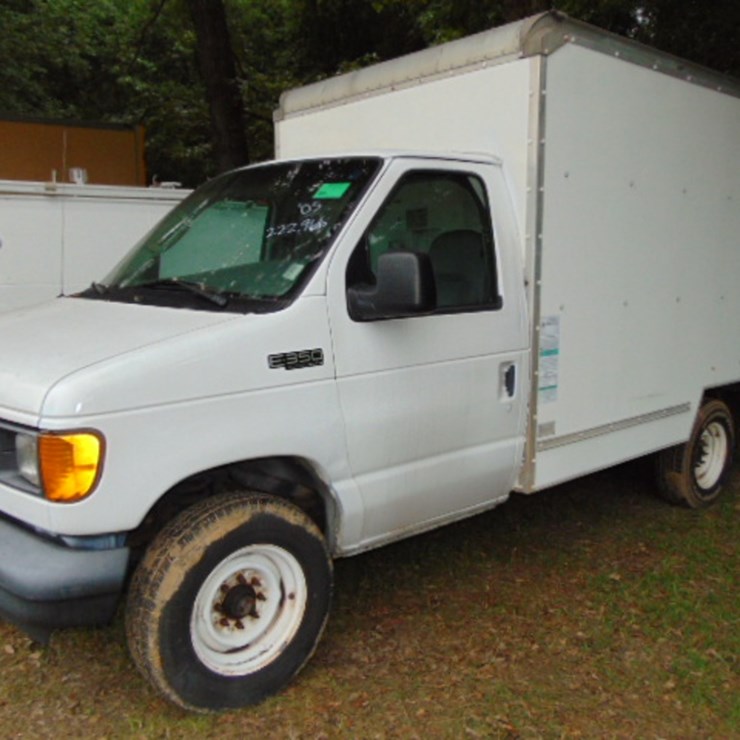 2005 FORD E350