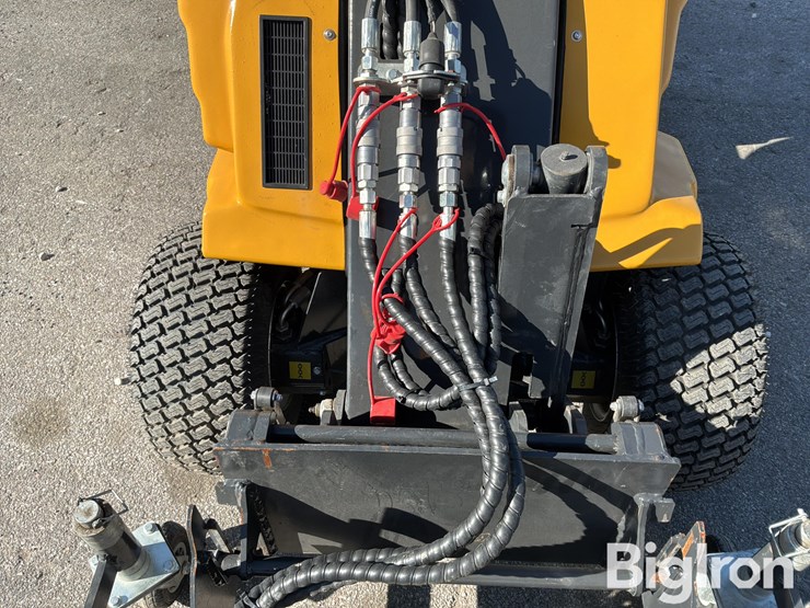 2024-massey-ferguson-730-image-10