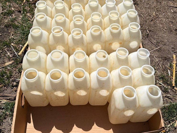 50-2-quart-calf-bottles-image-2