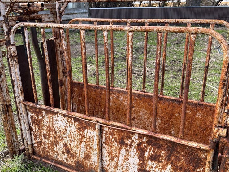 formost-chute-w/-manual-gate-image-8