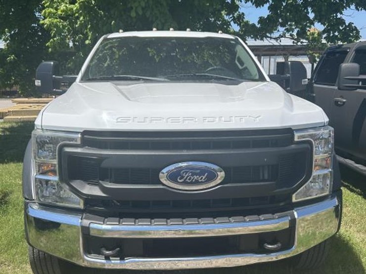 2020-ford-f550-image-2