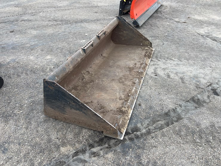 bobcat-dirt-bucket-image-4