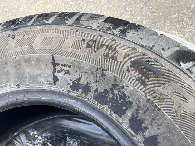 #9075-•-tires-(o3)-image-3