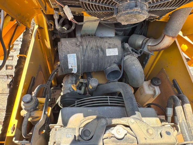 2009-deere-ct332-image-14