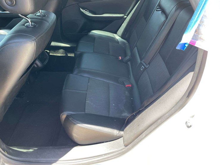 2017-chevrolet-impala-4-door-sedan-(180,759-miles)-image-14