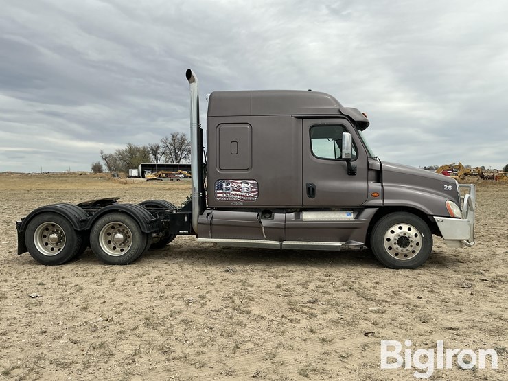 2016-freightliner-cascadia-125-image-4