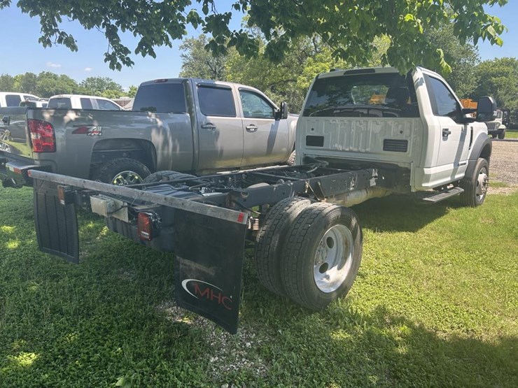 2020-ford-f550-image-6