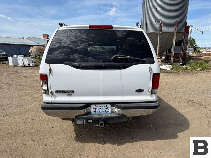 2000-ford-excursion-image-4