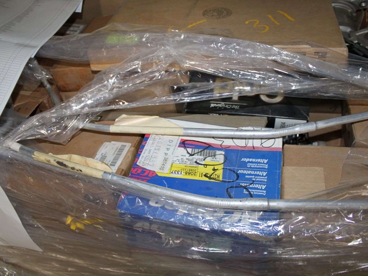 pallet-of-various-automotive-parts-image-12